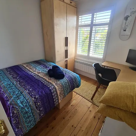 Entire Cosy Near The *